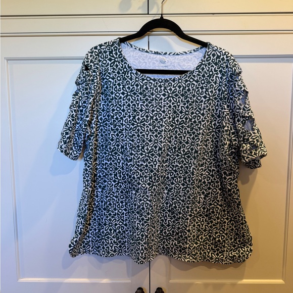 Ruby Rd. Tops - Ruby Rd. Green and White Patterned Short Sleeve Top